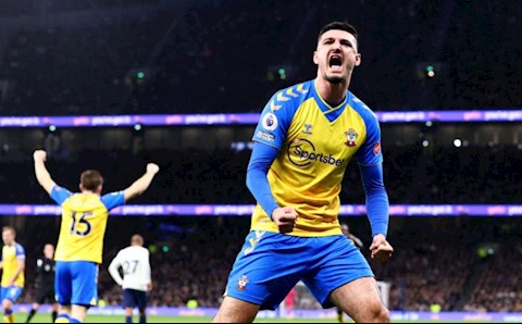 Arsenal chi 30 triệu bảng mua tiền đạo của Chelsea