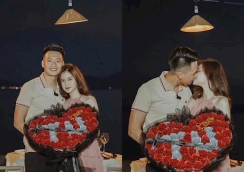 Tuyển thủ Việt Nam cầu hôn bạn gái trong ngày 14/2