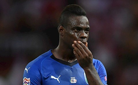 Balotelli sắp thoát cảnh thất nghiệp