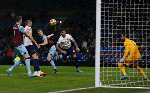 Sốc: Tottenham thua nhiều ngang Burnley, thủng lưới nhiều hơn