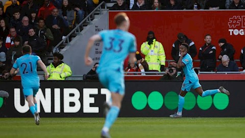 Khủng khiếp với phong độ của Newcastle