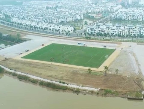 Thầy trò HLV Chu Đình Nghiêm sắp có sân tập sát bờ sông