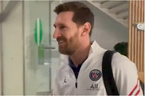 Lionel Messi đột ngột trở lại Tây Ban Nha