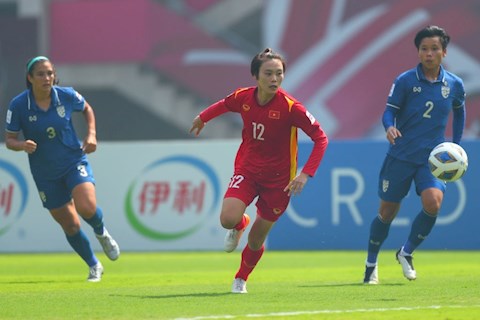 ĐT nữ Việt Nam mất lợi thế vì tấm thẻ đỏ của ĐT nữ Thái Lan