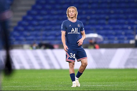 Messi khuyên Xavi không ký hợp đồng với sao trẻ PSG