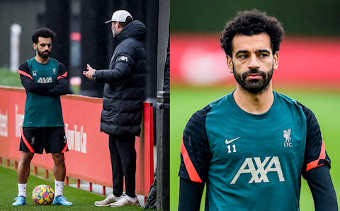 Salah mặt không cảm xúc trở về Liverpool