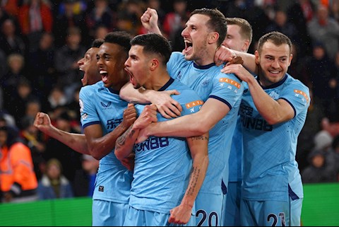 Đánh bại Southampton, Newcastle duy trì phong độ khủng khiếp