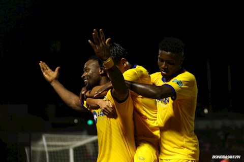 HLV Huy Hoàng tiết lộ lý do khiến SLNA đá hay trước Sài Gòn