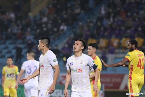 HLV Hà Nội FC ấn tượng với khả năng của Văn Quyết