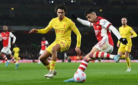 VIDEO: Klopp: Tôi sẽ đấm gục bất kỳ ai chê Alexander-Arnold không biết phòng ngự