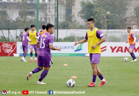 Tuấn Hải tỏa sáng, ĐT Việt Nam thắng dễ đàn em U23