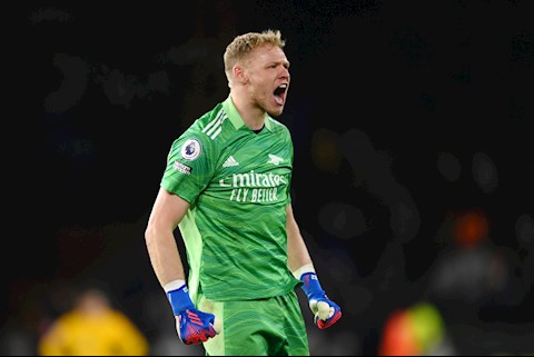 Thủ thành Ramsdale nói gì sau chiến thắng thót tim của Arsenal?