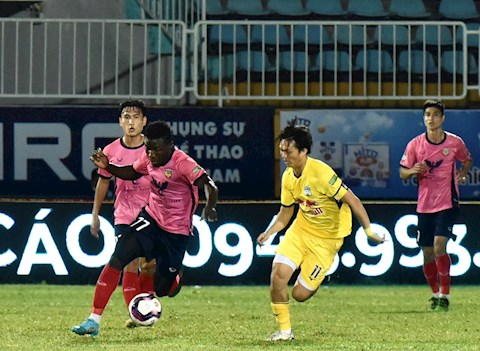 Thấy gì sau trận HAGL 0-0 Hà Tĩnh?