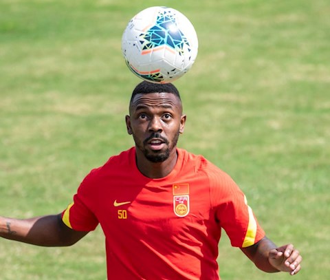 Từ chối phục vụ ĐTQG, sao nhập tịch Trung Quốc về quê Brazil nghỉ dưỡng