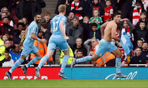 Chơi bùng nổ ở Etihad, Bom tấn Man City sắp được thưởng lớn
