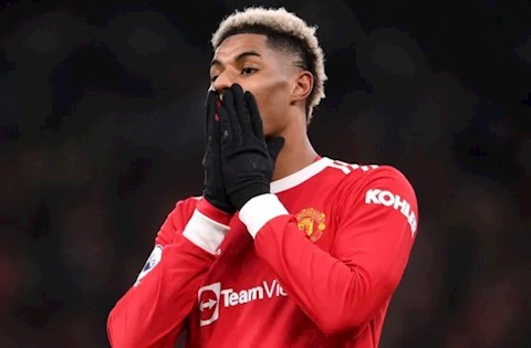 Gary Neville chỉ trích dàn sao MU vì ăn chơi sau cú sốc ở C1