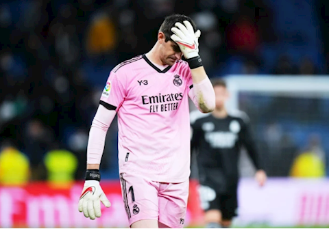 Thibaut Courtois chất vấn Carlo Ancelotti