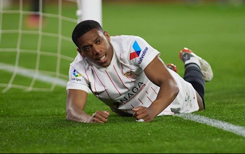 MU mừng húm khi Sevilla tuyên bố có thể mua đứt Martial