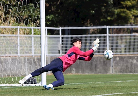 Văn Lâm sáng cửa bắt chính khi chơi ở CLB giải hạng 2 Nhật Bản