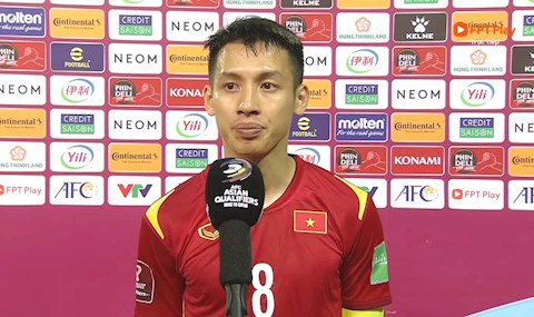 Hùng Dũng nhận tin buồn trước trận đấu Singapore