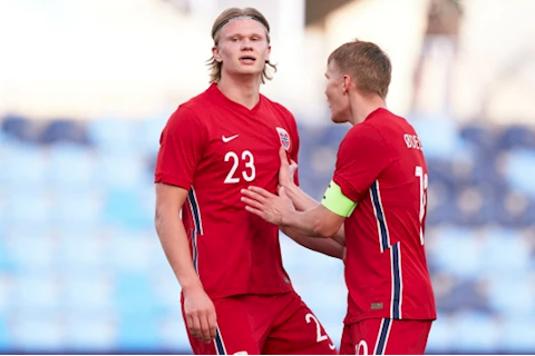 Haaland hỏi Odegaard về cuộc sống ở Real Madrid, bom tấn sắp nổ?
