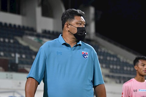 HLV U23 Thái Lan lên tiếng sau thất bại đầu tay ở Dubai Cup 2022