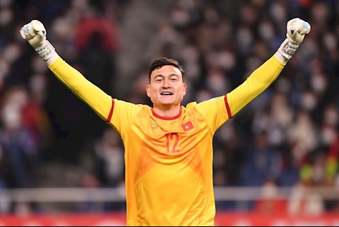 Phản ứng của Văn Lâm khi được hỏi không thi đấu