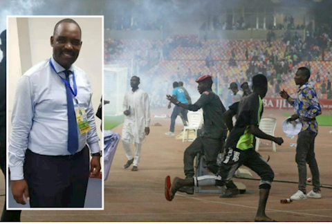 Nhân viên của FIFA qua đời ở trận đấu Nigeria vs Ghana