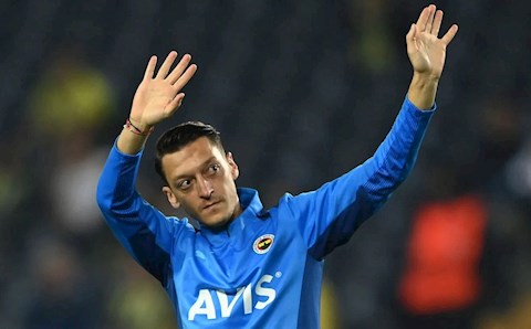 Thực hư vụ Ozil đình công ở Fenerbahce vì bị nợ lương