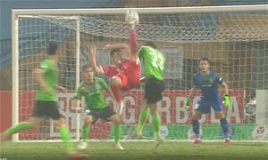 Ngôi sao U23 Việt Nam tạo siêu phẩm xe đạp chổng ngược tại cúp QG 2022