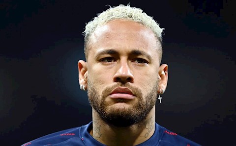 Neymar làm khó PSG