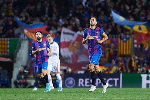 Barca gặp sự cố với CĐV khách trong trận thua Frankfurt 