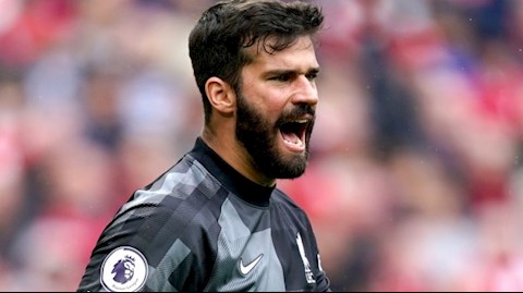 Thủ môn Alisson làm khó Jurgen Klopp