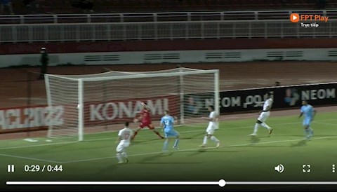 Trọng tài bỏ quên lỗi việt vị, HAGL nhận bàn thua oan từ bóng bổng