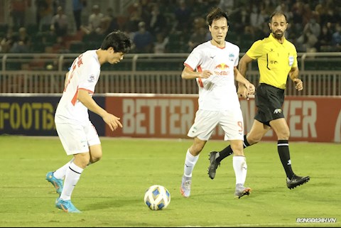 Công Phượng ghi siêu phẩm ở V-League cho HAGL