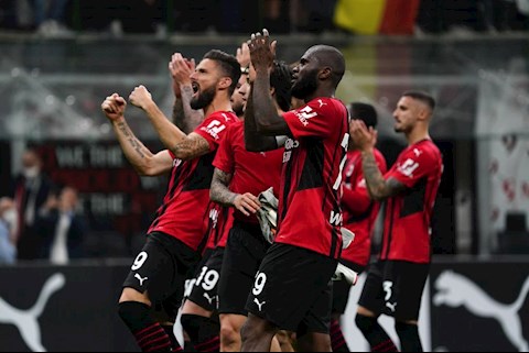 AC Milan sắp thoát cảnh con nhà nghèo?