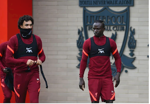 Vì sao Alexander-Arnold và Sadio Mane dự bị trước Watford?