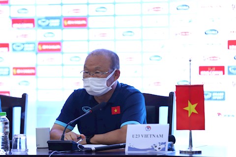 HLV Park Hang Seo: Hoàng Đức cũng có thể đá tiền đạo cắm