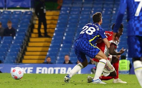 Bukayo Saka tiết lộ về quả penalty tranh cãi trước Chelsea