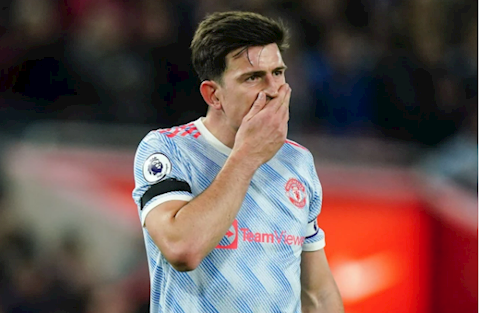 Mesut Ozil bất ngờ gửi tin nhắn tới Harry Maguire