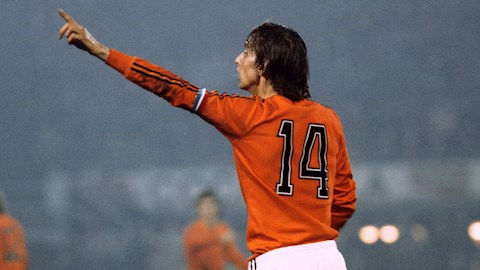 VIDEO: Thánh Johan Cruyff và di sản để lại nền bóng đá hiện đại