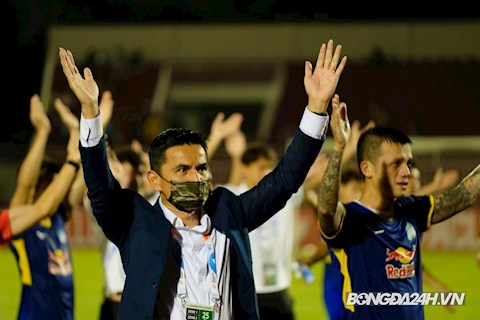 HAGL tặng quà cho người hâm mộ