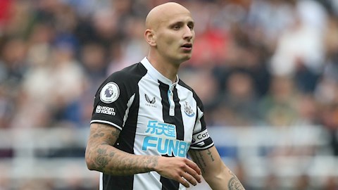 Tiền vệ Newcastle tin đội bóng sẽ mạnh như Man City và PSG