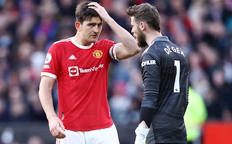 Gary Neville chỉ trích chiến thuật của Rangnick ở trận hòa Leicester