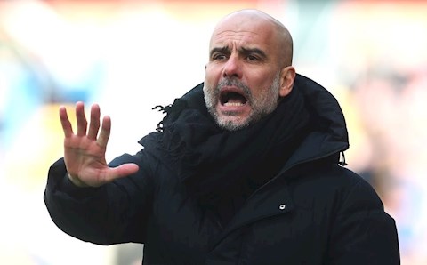 Man City thắng dễ Burnley, Pep Guardiola vẫn phàn nàn về 1 điều