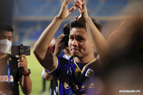 Quang Hải nghẹn ngào nói lời chào tạm biệt khán giả thủ đô