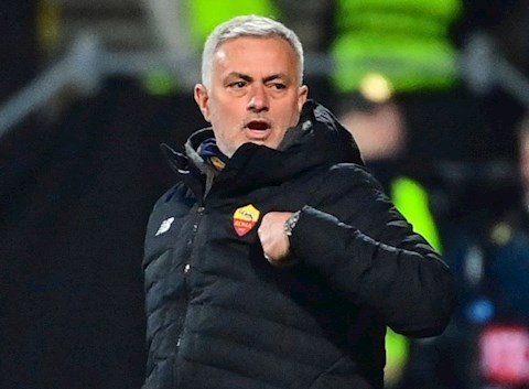 Jose Mourinho lên tiếng về thất bại gây sốc của Roma