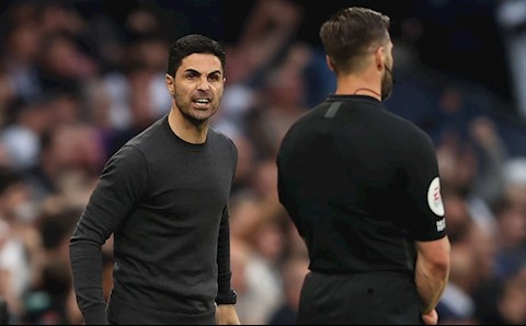Arteta chỉ trích trọng tài vì phá hủy trận derby Bắc London