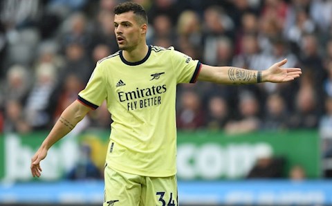 Xhaka chỉ trích cầu thủ Arsenal thậm tệ sau trận thua Newcastle
