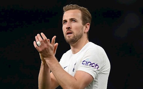 Bayern tính mua Kane thay Lewandowski